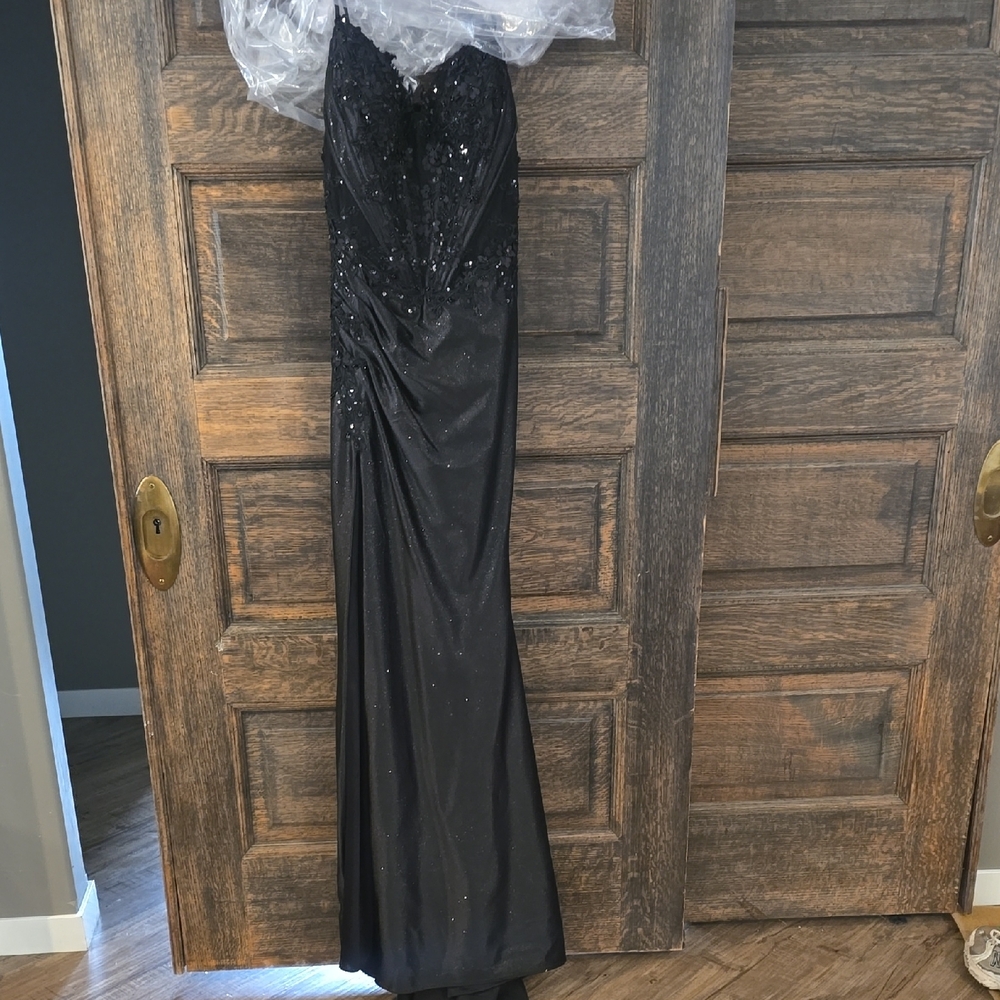 Elegant Black Sequin Prom Dress